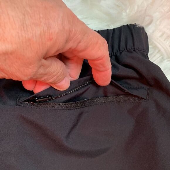 VANS Size Medium black with green trim athletic shorts NWOT - Picture 3 of 8